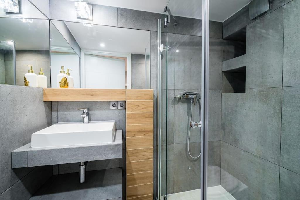 Royal City Apartment 40 M2 Kraków Exteriör bild